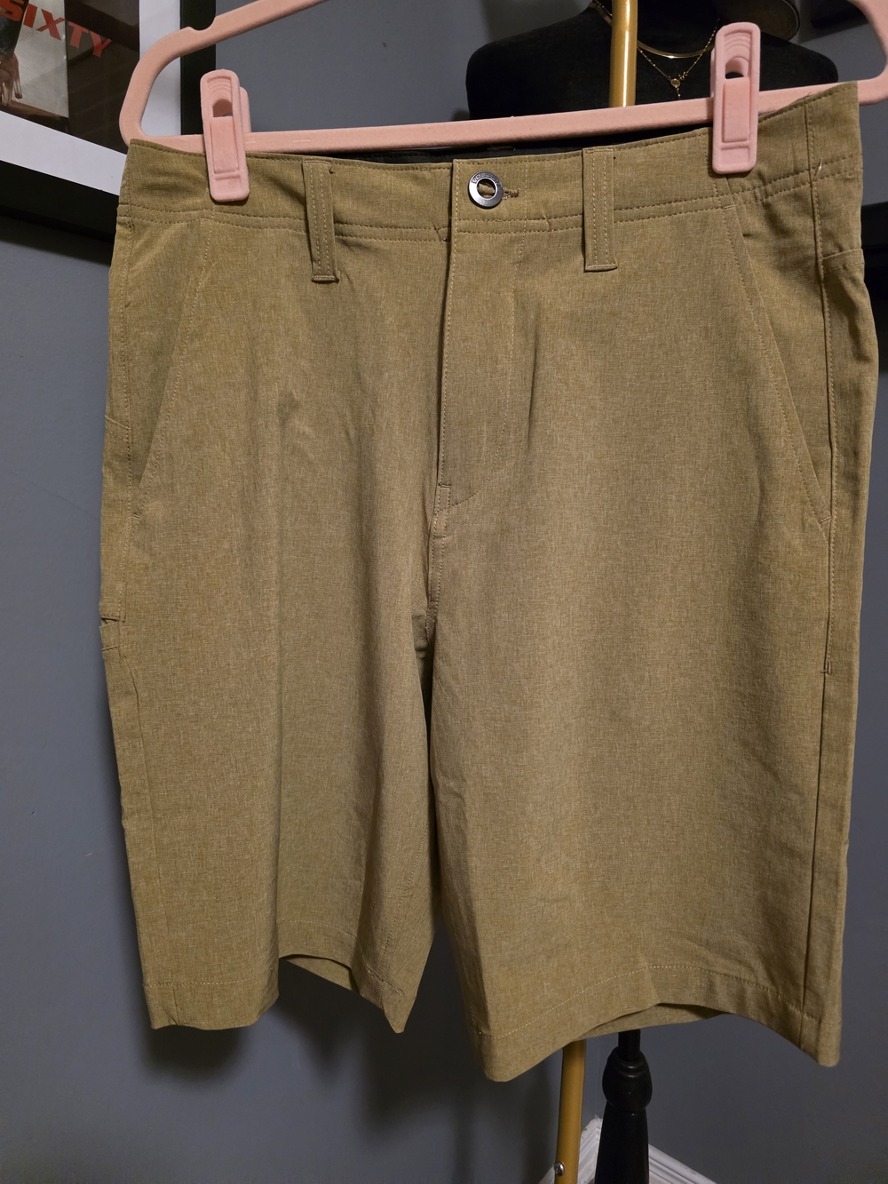 50% off ~Volcom Men's Hybrid Walk Shorts Khaki Size 30 Performance Stretch - Picture 3 of 13